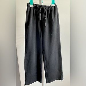 Boxy black pants